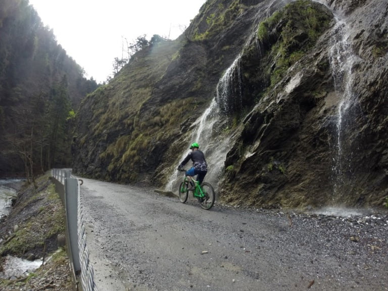 Auffahrt zur Tamina Schlucht