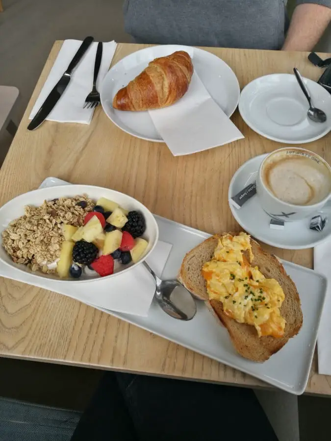 So muss Frühstück aussehen. Water & Brood in Amsterdam