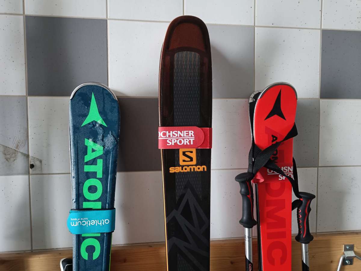 Verschiedene Arten Ski, für unterschiedliche Pistenverhältnisse.