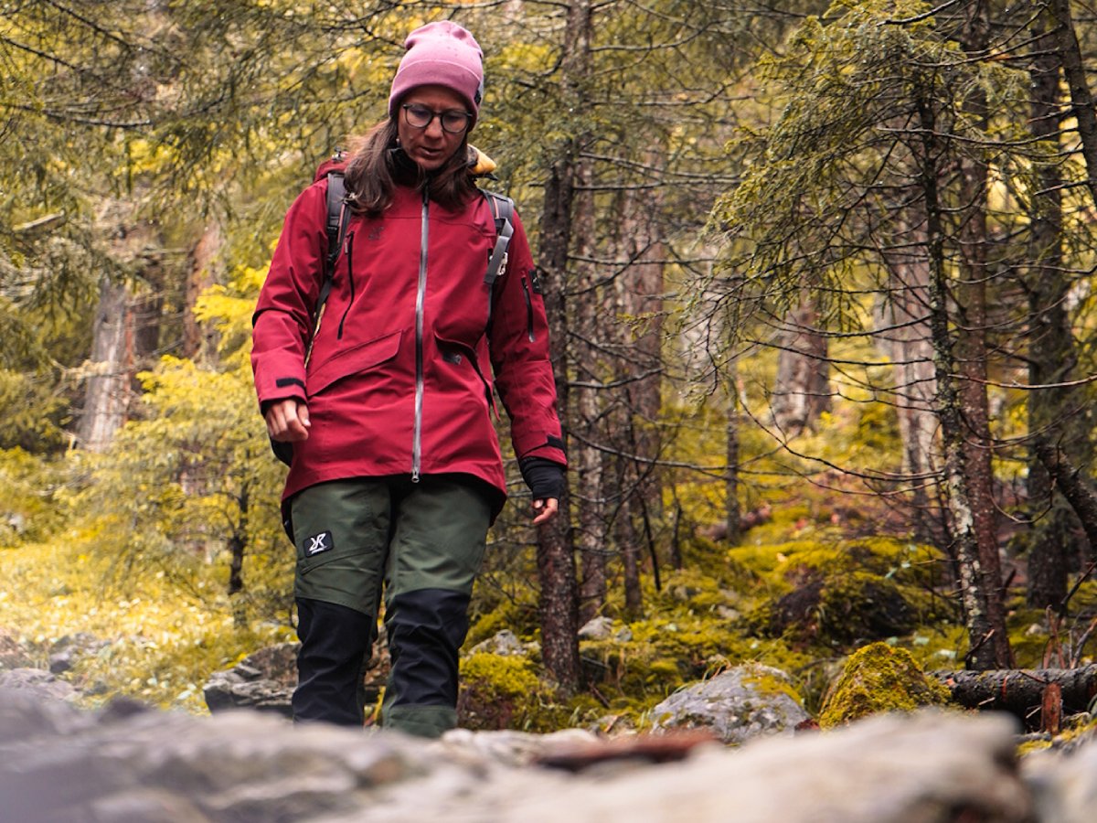 Wanderung im Herbst mit Revolution Race Klamotten