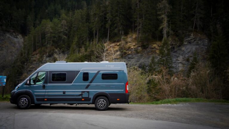 Adria Twin 640 SGX von 2026 in der Farbe Lanzarote Grey